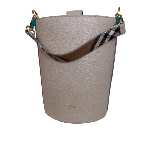 Burberry Small Grainy Leather Bucket Bag Limestone, house check strap - Picture 9 of 15